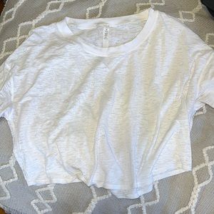 Good condition lulu crop top